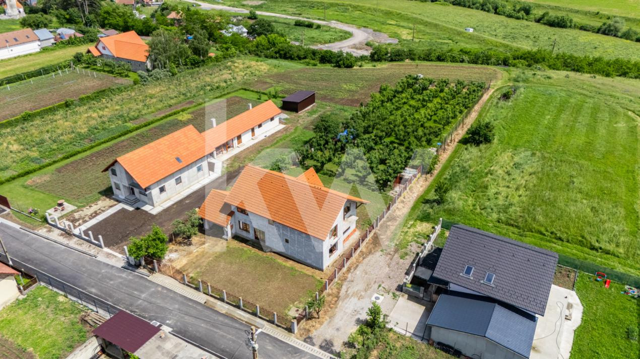 Casa cu 7 camere, 224 mp utili, teren 1000 mp | Feldioara 