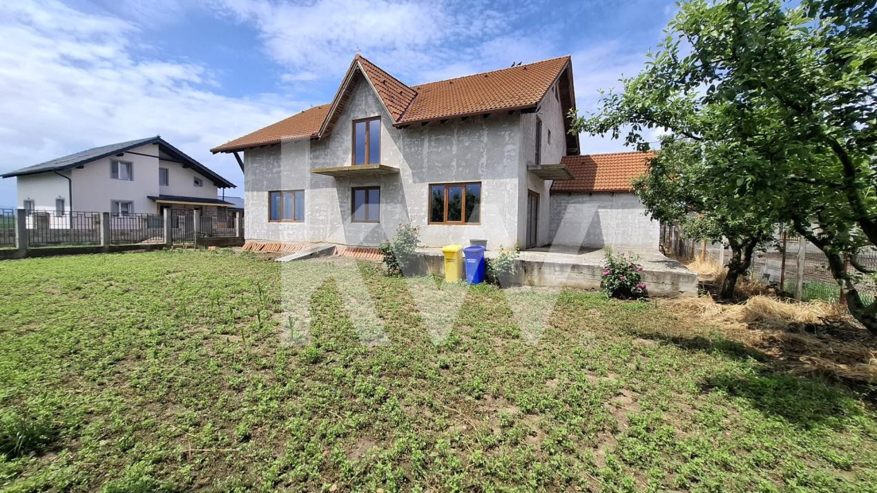 Casa cu 7 camere, 224 mp utili, teren 1000 mp | Feldioara 