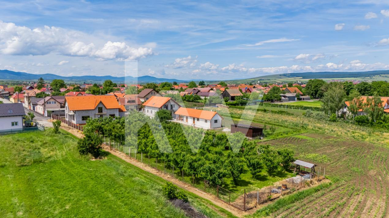 Casa cu 7 camere, 224 mp utili, teren 1000 mp | Feldioara 