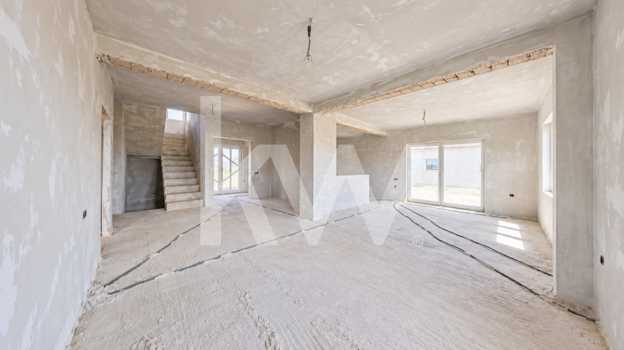 Casa cu 7 camere, 224 mp utili, teren 700 mp | Feldioara 