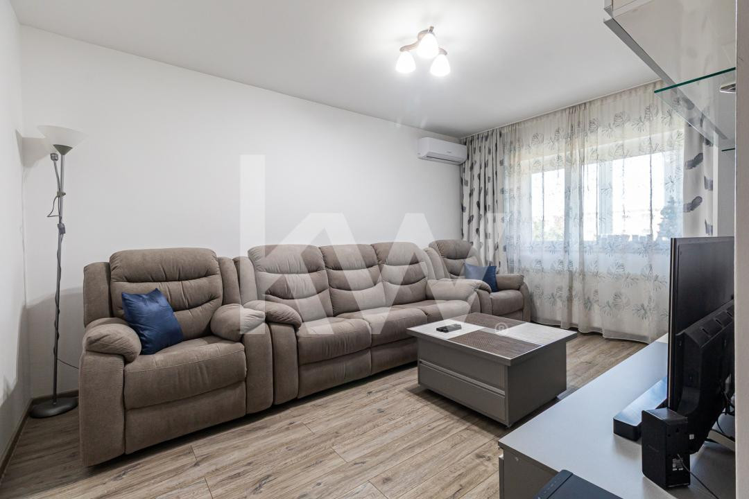 Vânzare apartament cu 3 camere, decomandat - strada Codrul Cosminului