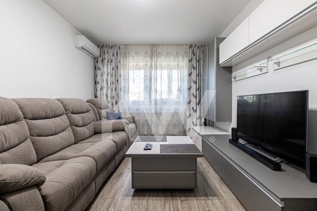 Vânzare apartament cu 3 camere, decomandat - strada Codrul Cosminului