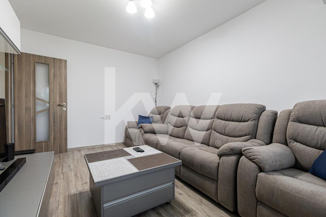 Vânzare apartament cu 3 camere, decomandat - strada Codrul Cosminului