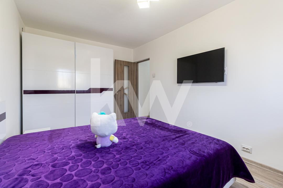 Vânzare apartament cu 3 camere, decomandat - strada Codrul Cosminului