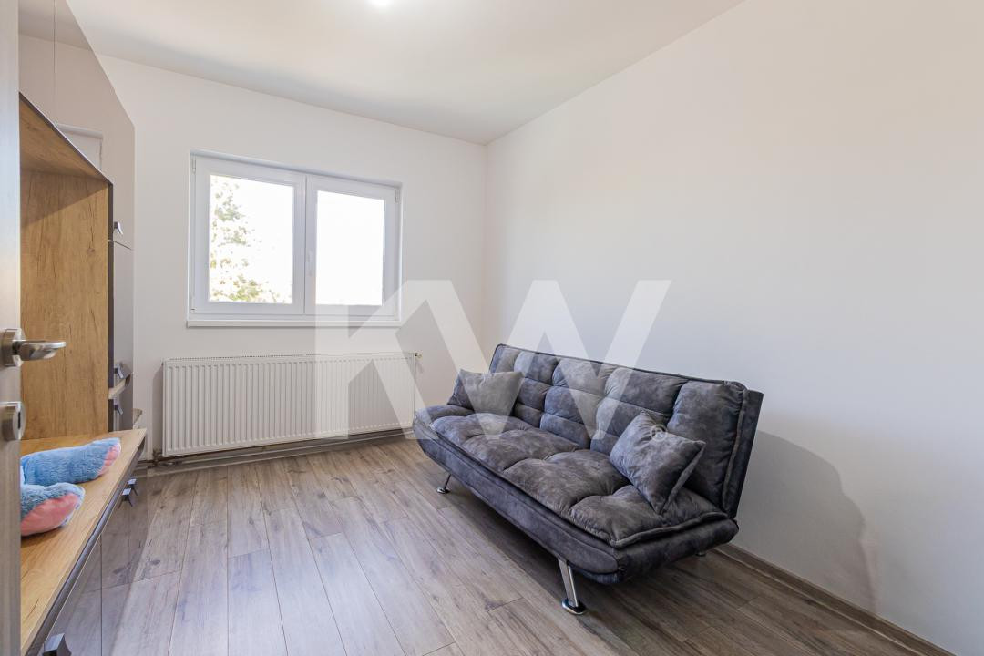 Vânzare apartament cu 3 camere, decomandat - strada Codrul Cosminului