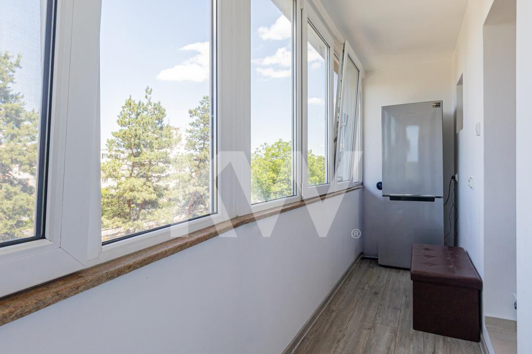 Vânzare apartament cu 3 camere, decomandat - strada Codrul Cosminului