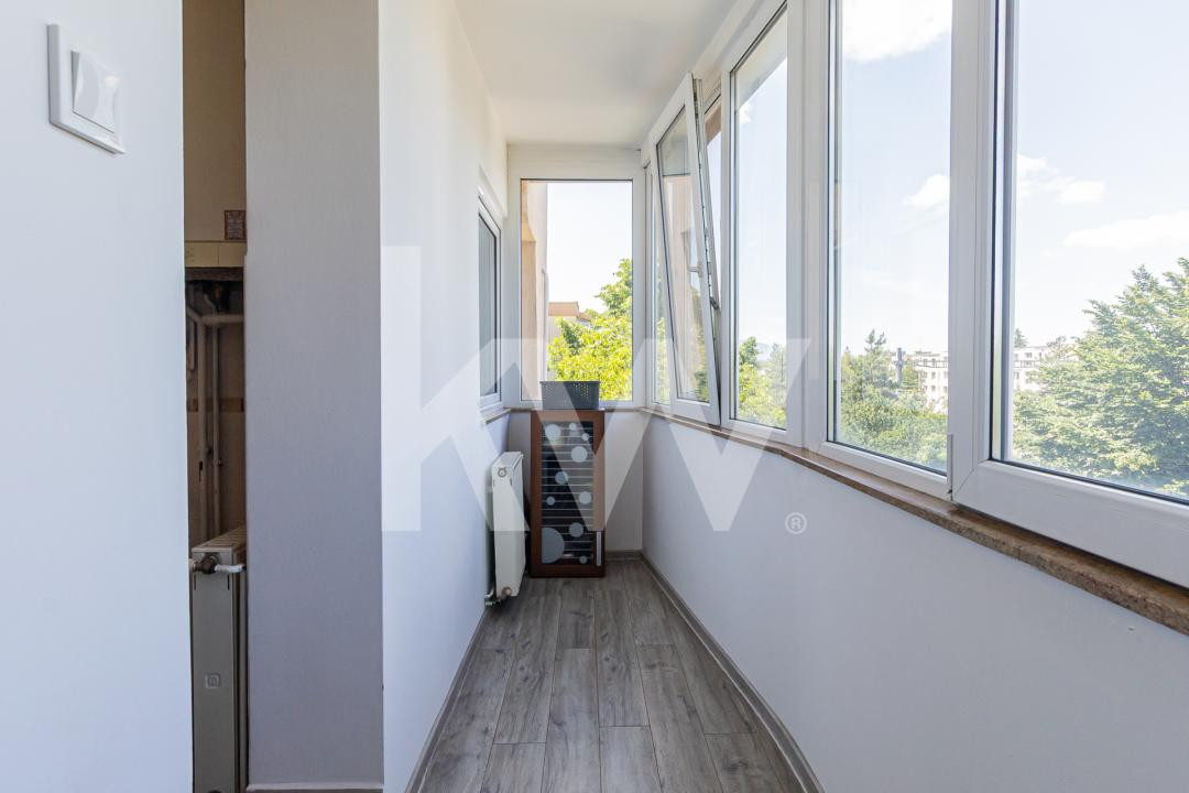Vânzare apartament cu 3 camere, decomandat - strada Codrul Cosminului