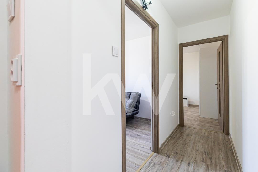 Vânzare apartament cu 3 camere, decomandat - strada Codrul Cosminului