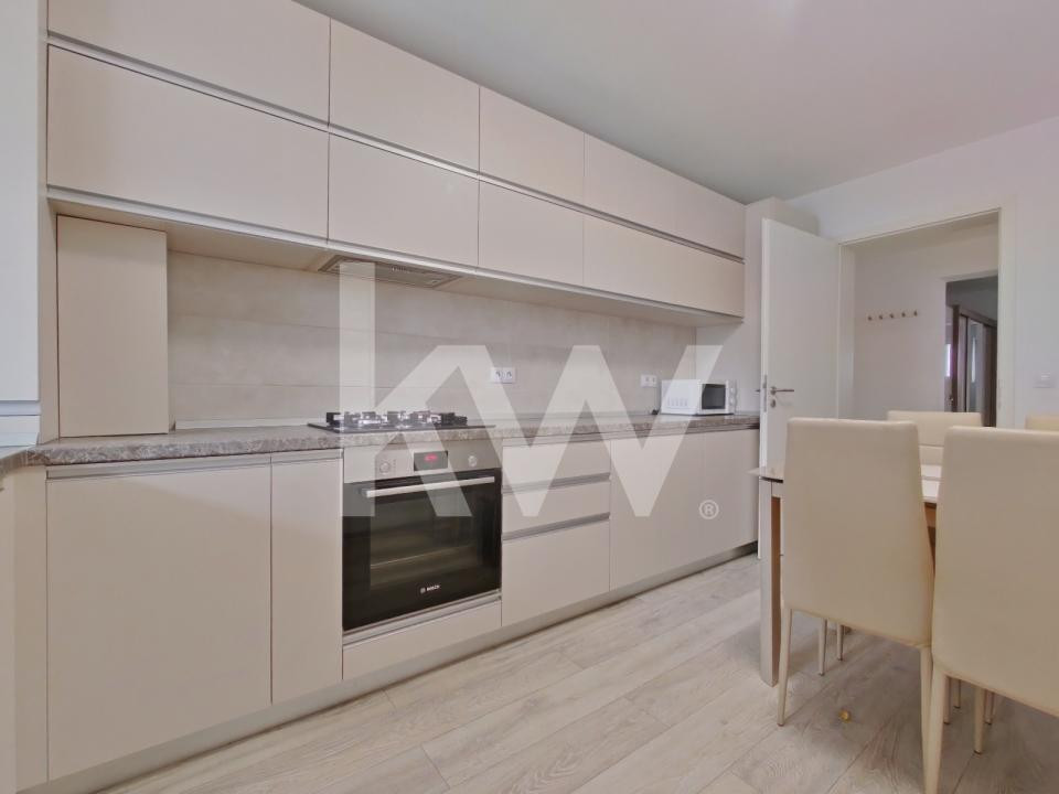 Apartament 3 camere de inchiriat / Kasper -Coresi
