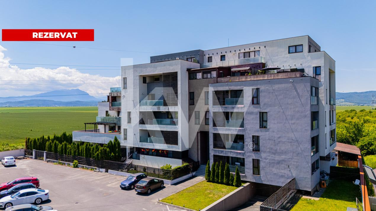 REZERVAT - Vânzare apartament cu 3 camere, terasă de 34 mp, vedere panoramică 