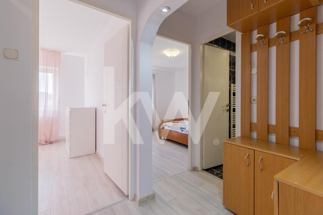 Vânzare apartament cu 3 camere, mobilat și utilat  - strada Vulturului