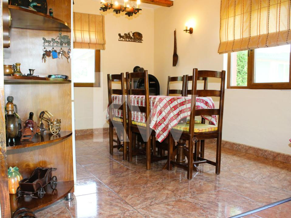 Casa noua+Casa batraneasca,Teren 7800 mp cu livada de 400 pruni, Comision 0%