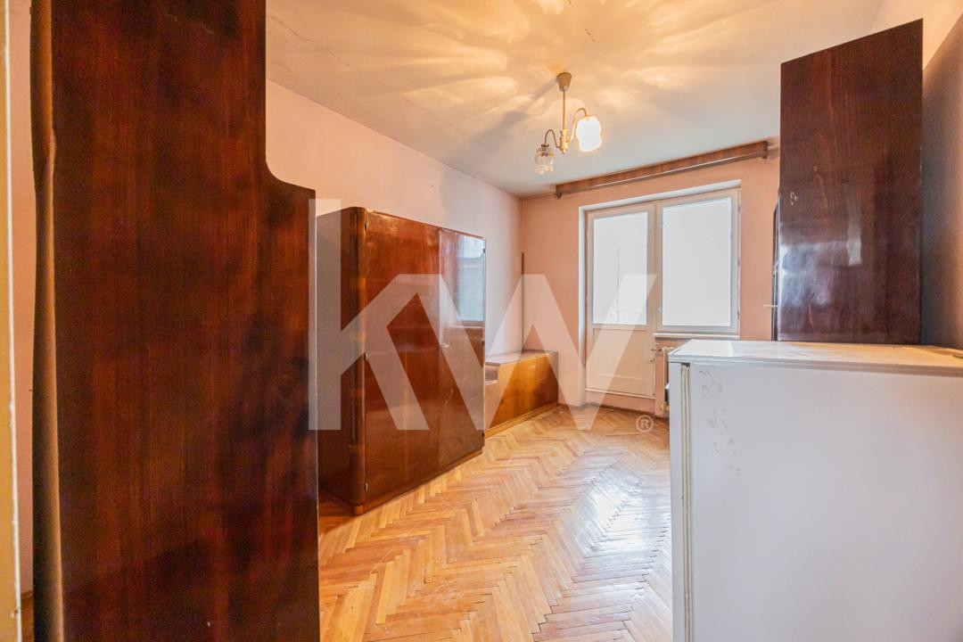 Vânzare apartament cu 4 camere - zona Calea București