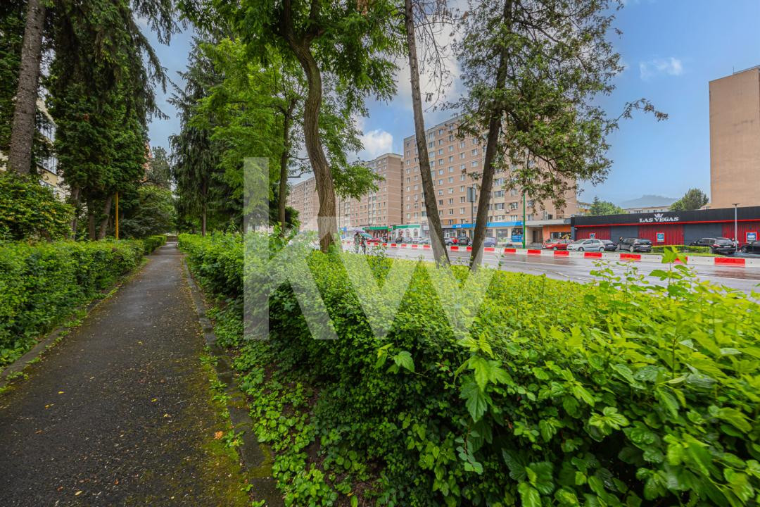 Vânzare apartament cu 4 camere - zona Calea București