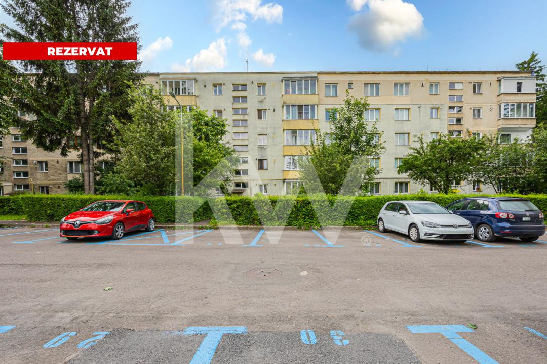 REZERVAT - Vânzare apartament cu 4 camere - zona Calea București