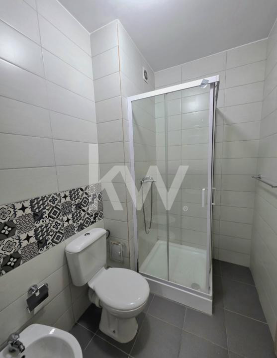 Apartament 3 camere cu parcare si grădină în Tractorul