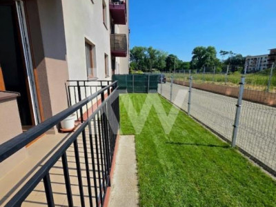 Apartament 3 camere cu parcare si grădină în Tractorul