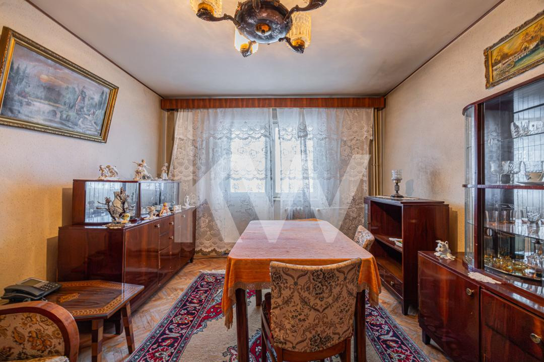 Vânzare apartament cu 2 camere, semidecomandat, strada Avram Iancu
