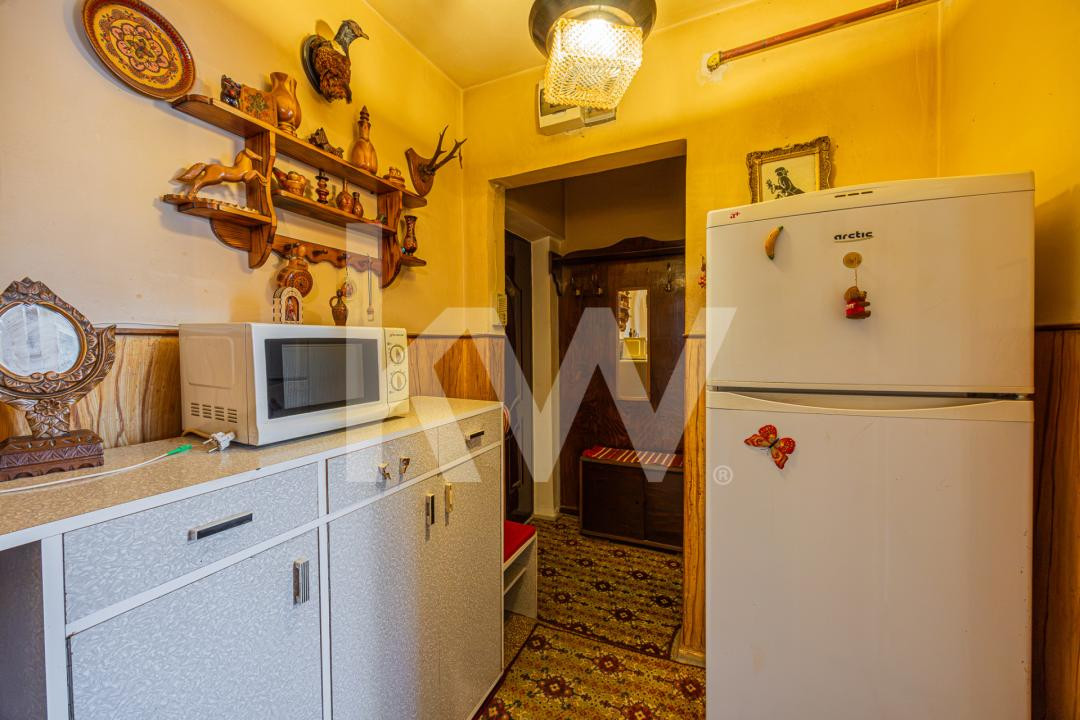 Vânzare apartament cu 2 camere, semidecomandat, strada Avram Iancu