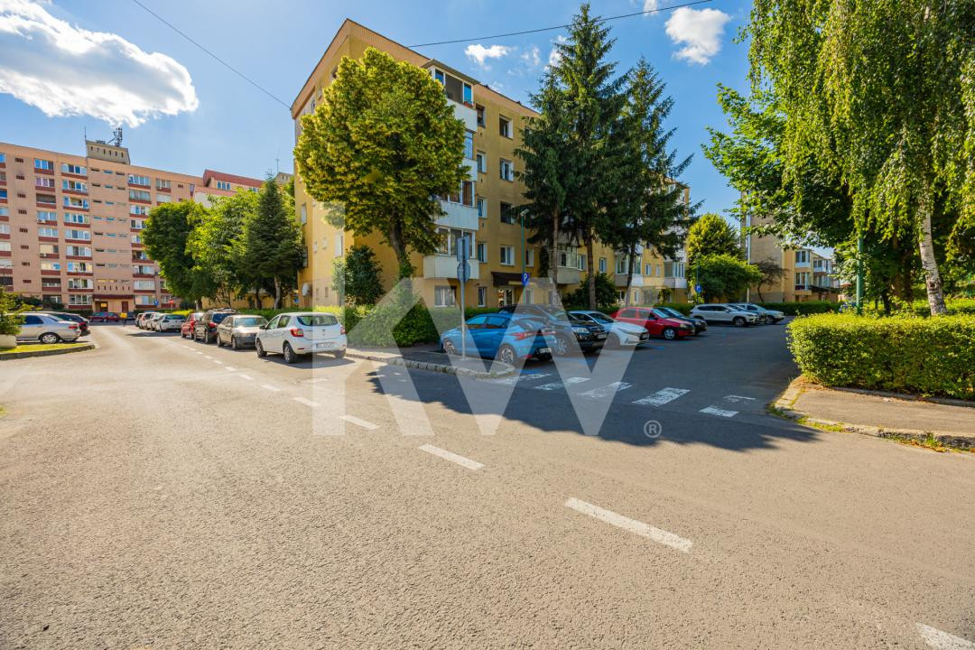 Vânzare apartament cu 2 camere, semidecomandat, strada Avram Iancu