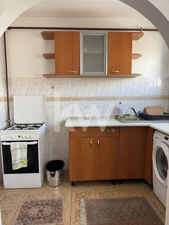 Convenibil & Accesibil ! 2 camere cart Florilor 300 euro