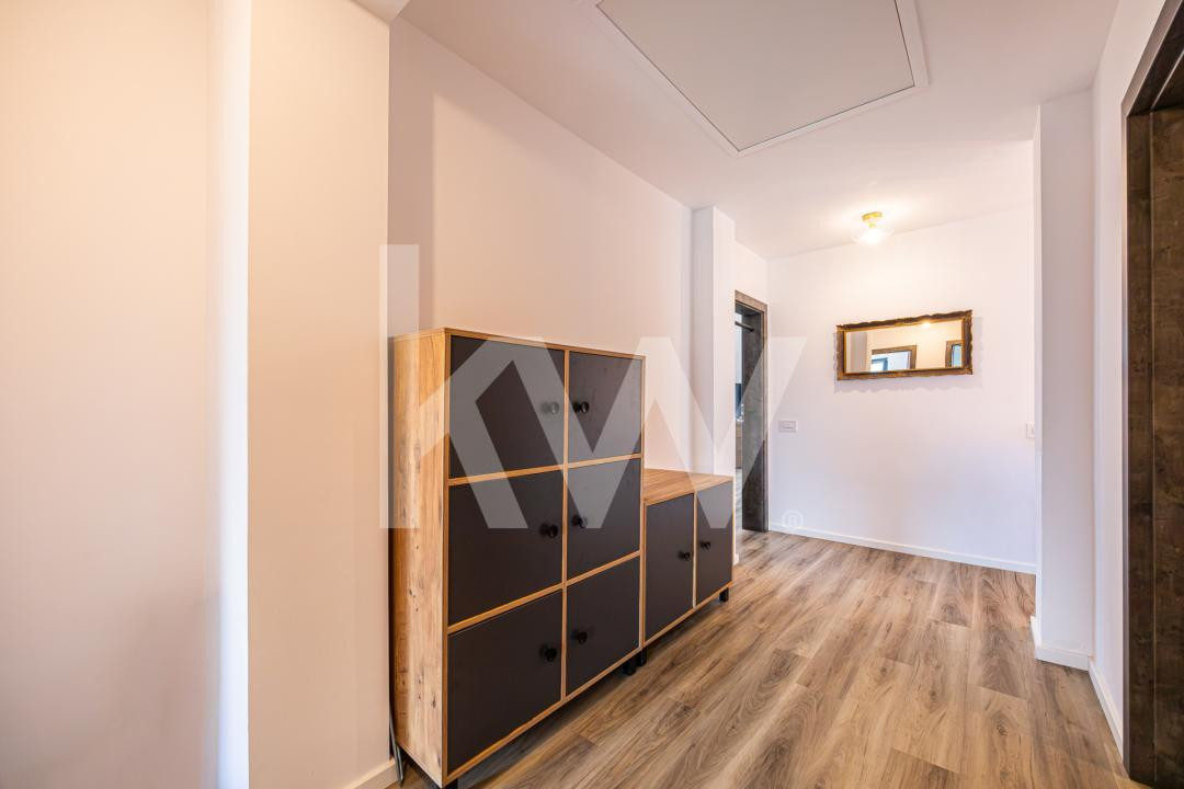 Vânzare casă cu 5 camere, 3 băi, mobilată și utilată - Cristian