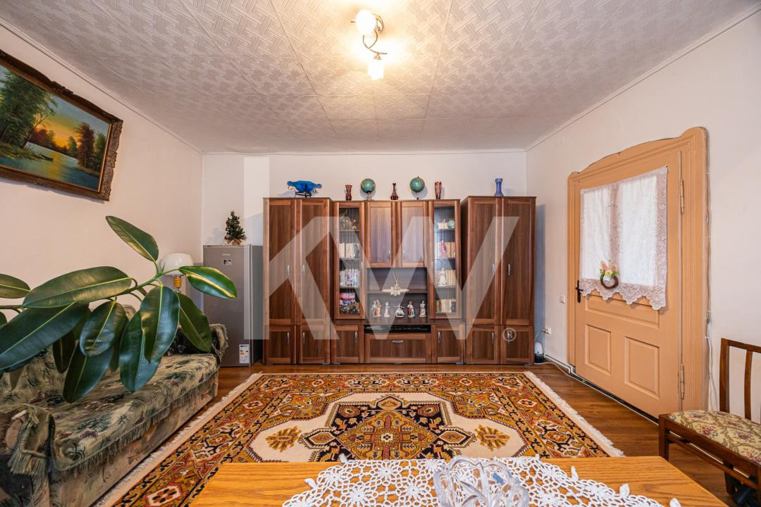 Cernatu, casă cu teren de 1000 mp