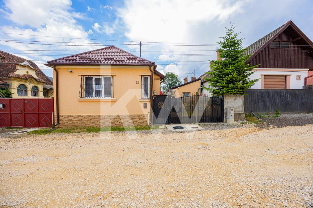 Cernatu, casă cu teren de 1000 mp