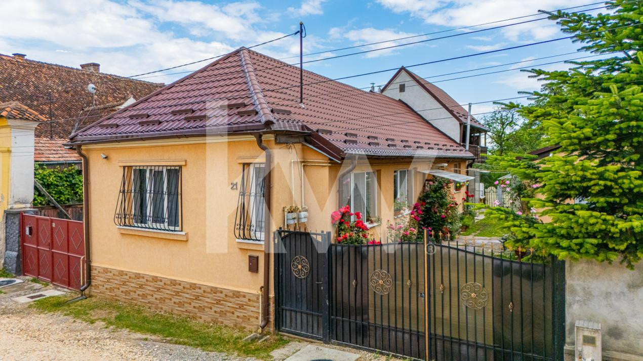 Cernatu, casă cu teren de 1000 mp