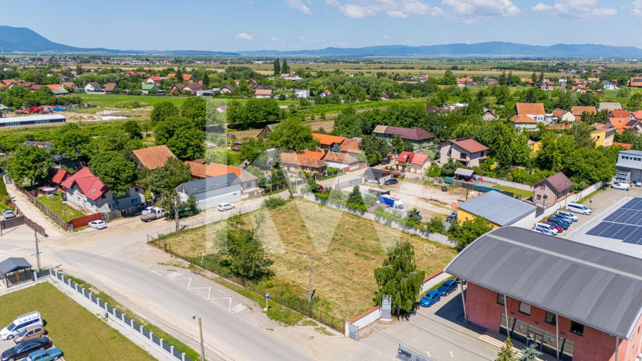 Teren intravilan 1.950 mp | Stupini, Brașov | Inchiriere exclusiv pe termen lung