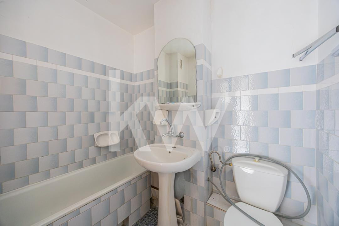 Apartament 3 camere bloc vila, Noua
