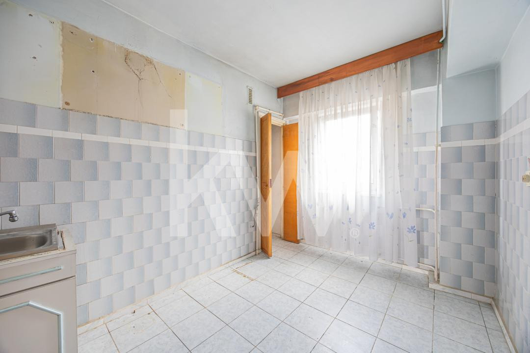 Apartament 3 camere bloc vila, Noua
