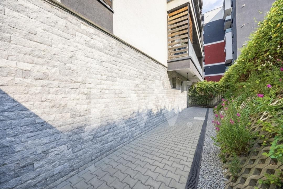 Apartament 2 camere+dressing |Mobilat și utilat |Grădină 29mp |Parcare + Boxă | 