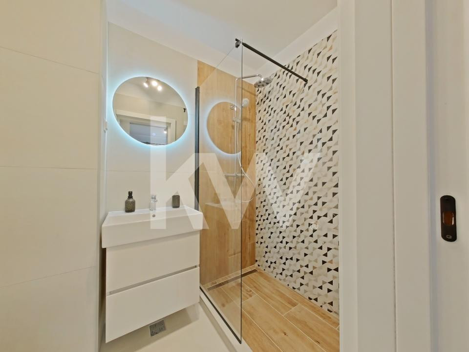 Închiriere apartament cu 3 camere - Zona Tractorul