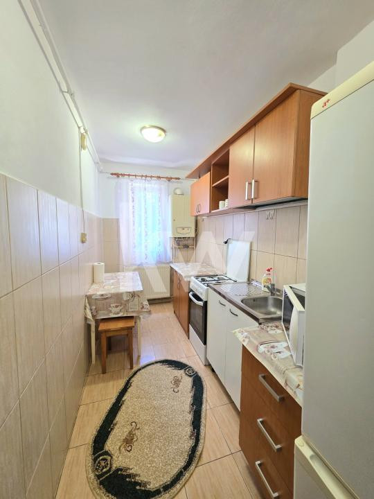 Garsoniera de inchiriat, etajul 1