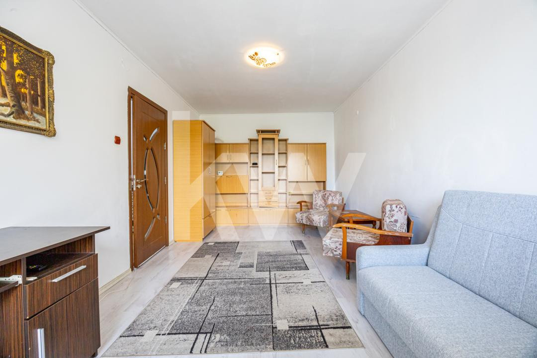 Garsonieră decomandată, 39 mp, bloc de apartamente - zona Calea București