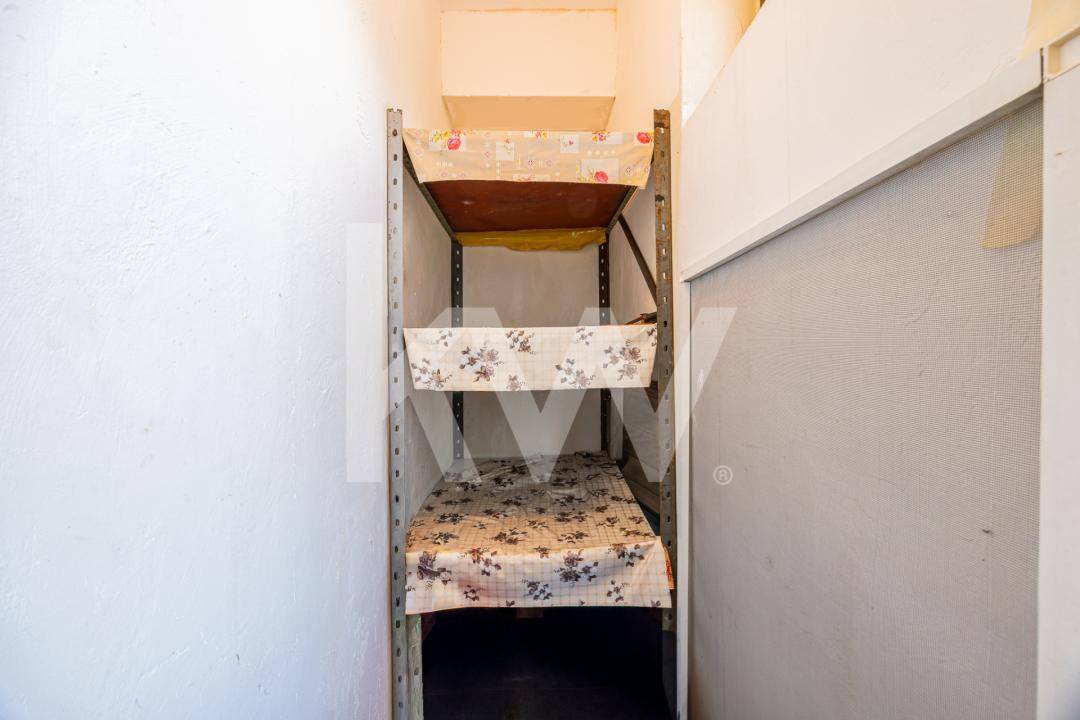 Garsonieră decomandată, 39 mp, bloc de apartamente - zona Calea București