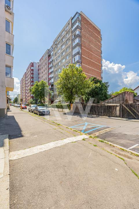 Garsonieră decomandată, 39 mp, bloc de apartamente - zona Calea București