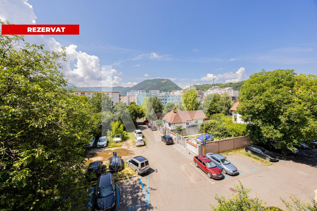 REZERVAT - Garsonieră decomandată, bloc de apartamente - zona Calea București