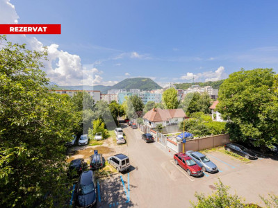 REZERVAT - Garsonieră decomandată, bloc de apartamente - zona Calea București