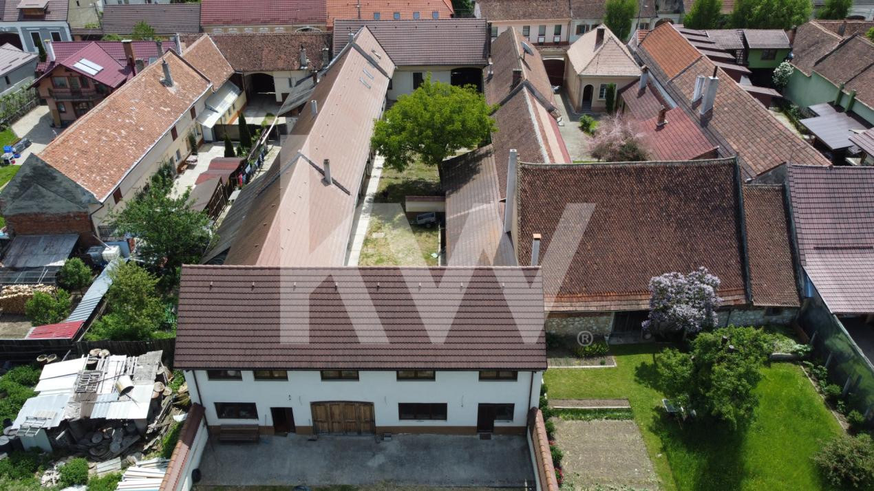 Casa saseasca, 2500 mp teren, 2 fronturi stradale – Cristian – 0% comision