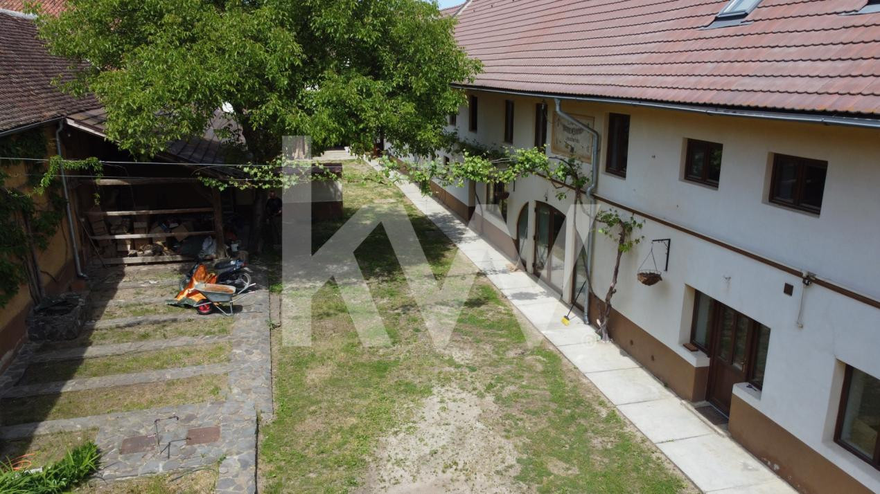 Casa saseasca, 2500 mp teren, 2 fronturi stradale – Cristian – 0% comision