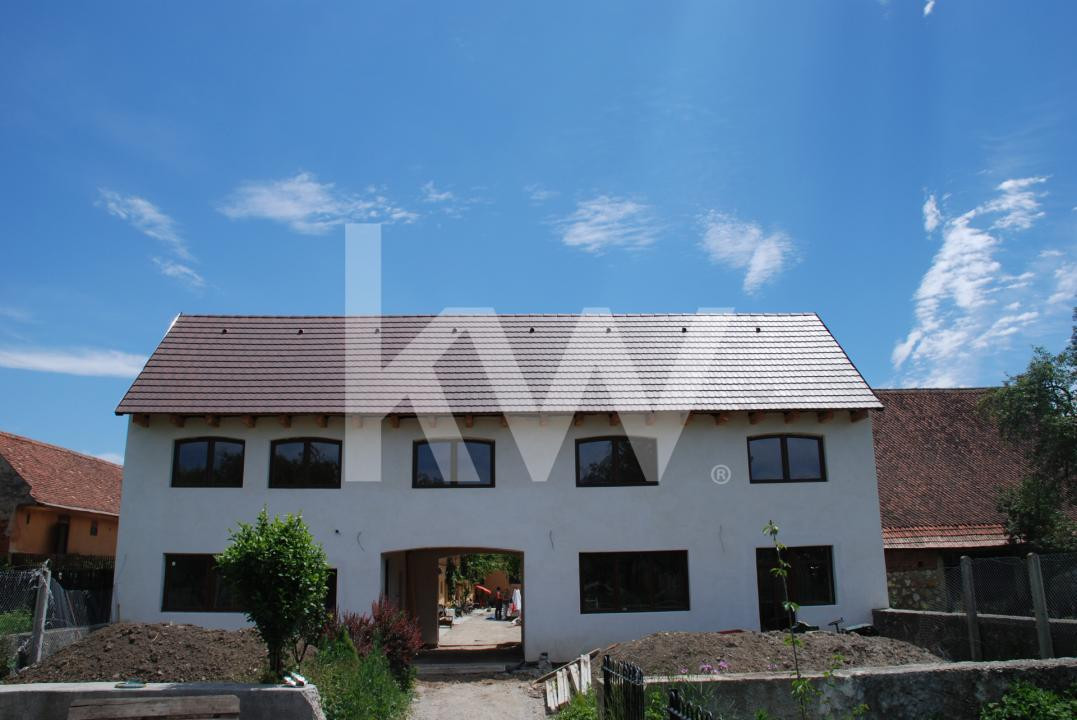 Casa saseasca, 2500 mp teren, 2 fronturi stradale – Cristian – 0% comision