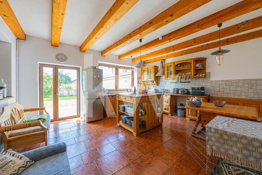 Casa saseasca, 2500 mp teren, 2 fronturi stradale – Cristian – 0% comision