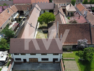 Casa saseasca, 2500 mp teren, 2 fronturi stradale – Cristian – 0% comision