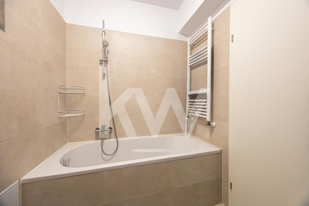 Vânzare apartament cu 3 camere, decomandat, Casa Nobel – Zona Tractorul