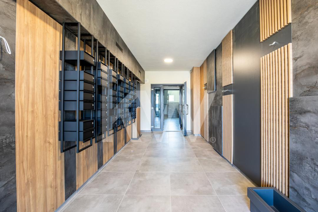 Vânzare apartament cu 3 camere, decomandat, Casa Nobel – Zona Tractorul