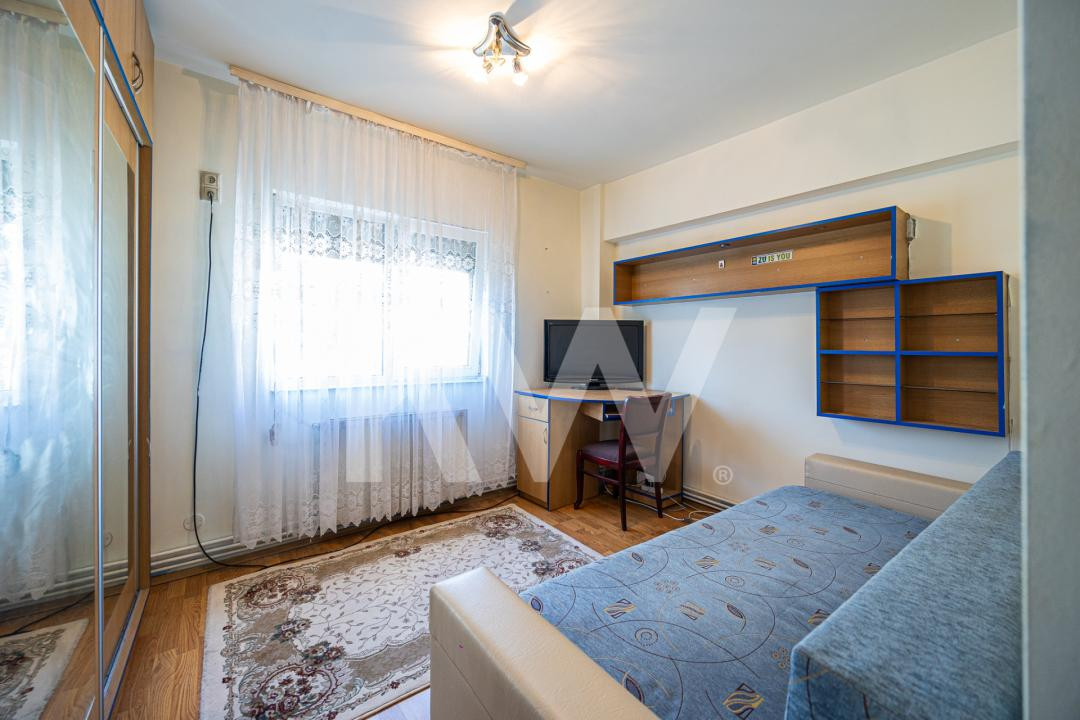 Vânzare apartament cu 2 camere,  2 balcoane, decomandat - zona Tractorul