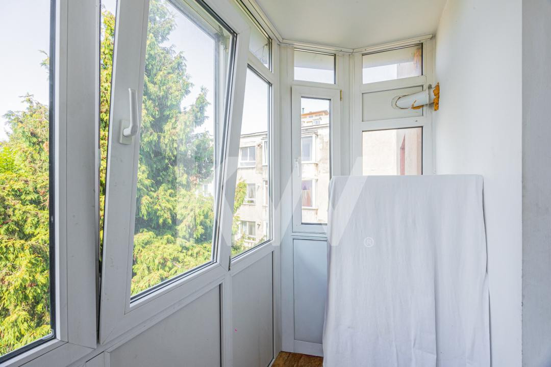 Vânzare apartament cu 2 camere,  2 balcoane, decomandat - zona Tractorul