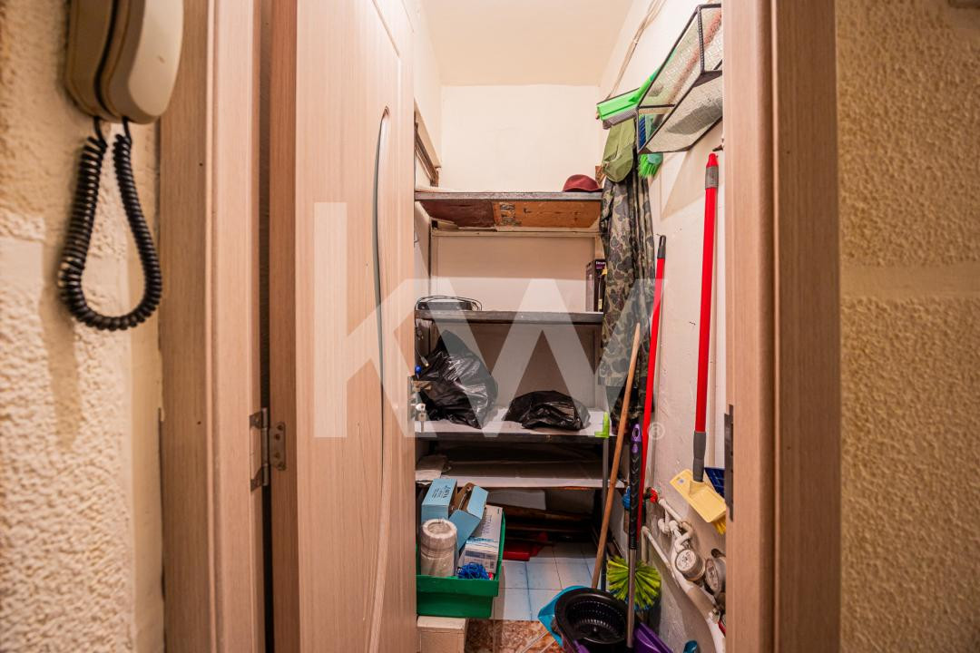 Vânzare apartament cu 2 camere,  2 balcoane, decomandat - zona Tractorul